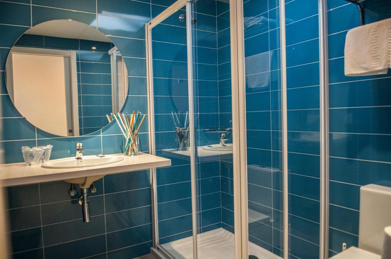 Hostal Xuroy Cala Alcaufar Ngoại thất bức ảnh