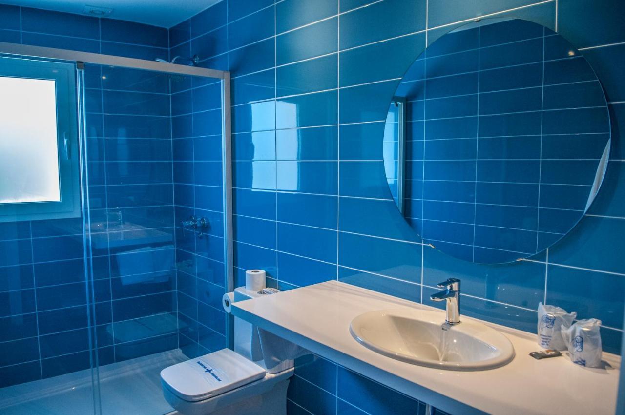 Hostal Xuroy Cala Alcaufar Ngoại thất bức ảnh