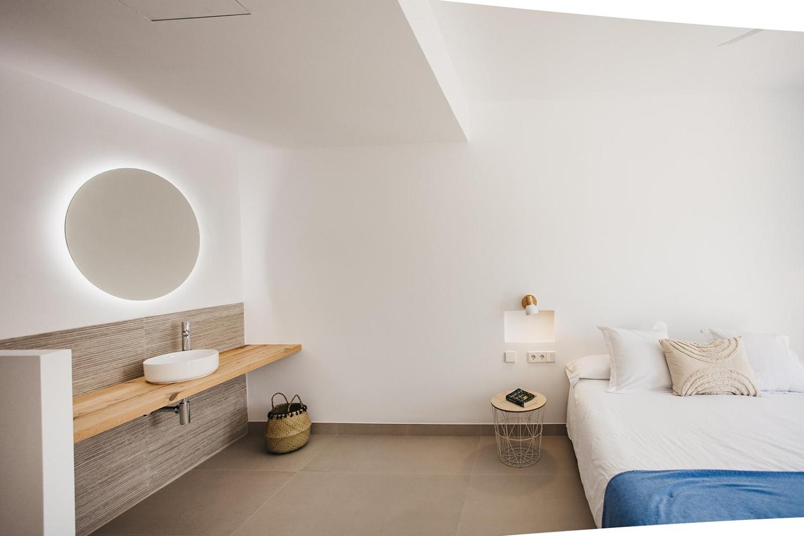 Hostal Xuroy Cala Alcaufar Ngoại thất bức ảnh