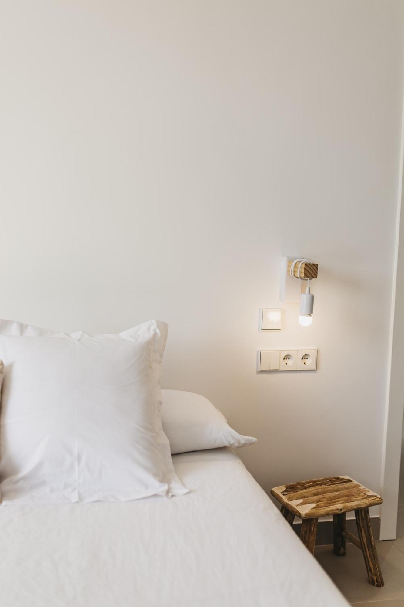 Hostal Xuroy Cala Alcaufar Ngoại thất bức ảnh