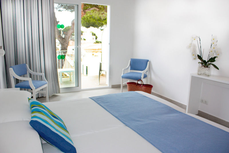 Hostal Xuroy Cala Alcaufar Ngoại thất bức ảnh